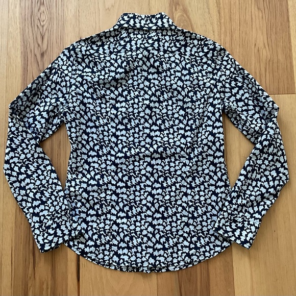 Banana Republic Soft Wash Long Sleeve Shirt, Blue/White, Size X-Small - Picture 2 of 6